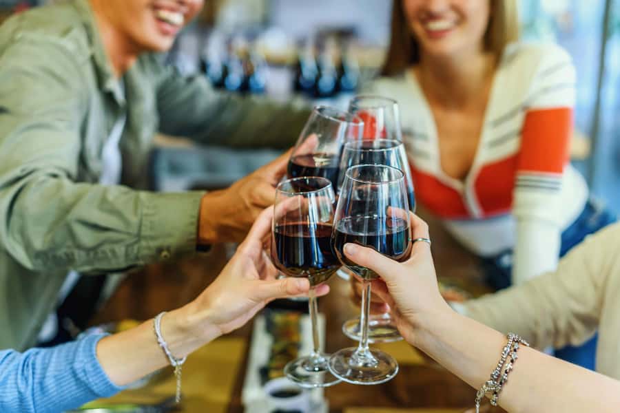 BA: Wine tour with 5 tasting stops in the heart of Palermo - City views and a venue that can turn musical