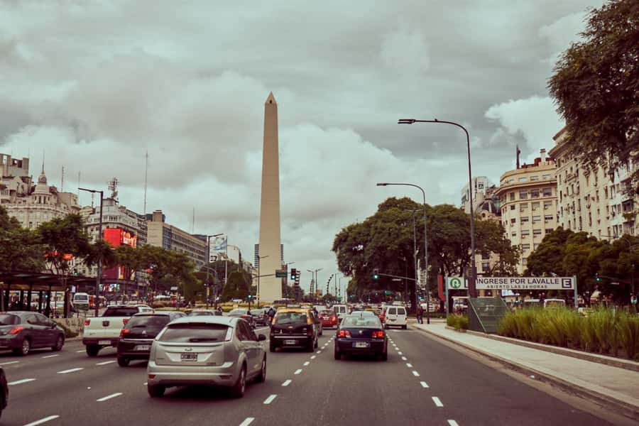 Bueno Aires: City Tour Classic with Optional Boat Ride - Plaza de Mayo: the founding square, plus power buildings you can actually read