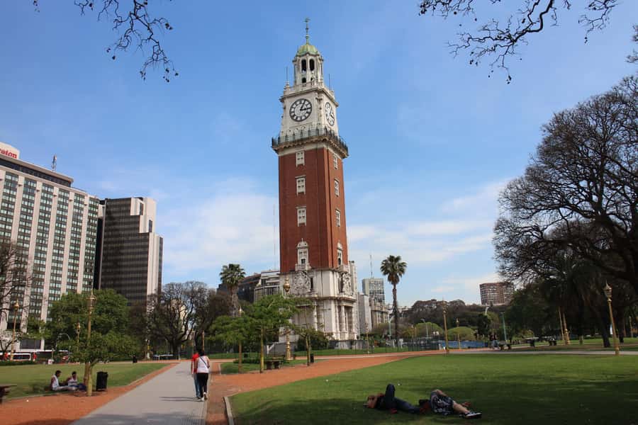 Buenos Aires: 3-Hour Private Customizable Tour - The guides and the tone: what you can expect from the people side