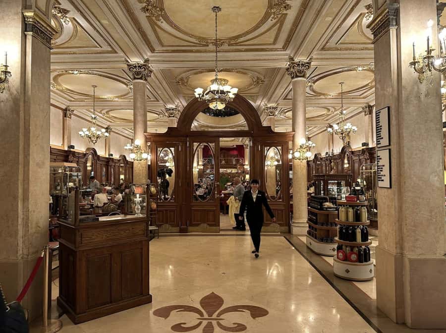 Buenos Aires: 7 Hour Small Group "BA 101" Walk - Palacio de Aguas Corrientes: A Gorgeous Detour With a Real Backstory
