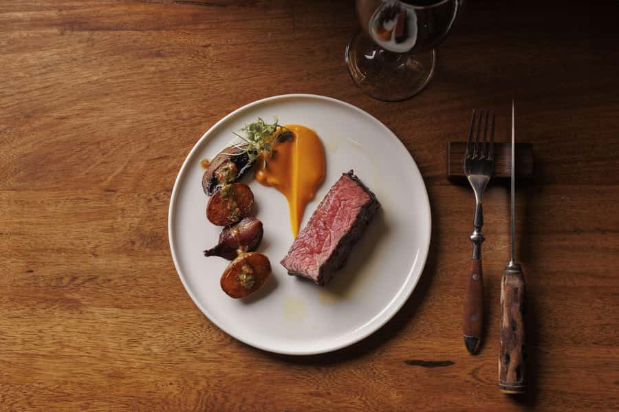 Buenos Aires: 9-Course Argentine Meat Tasting at Fogón Asado - Service at Fogón: The People Who Keep the Night Flowing