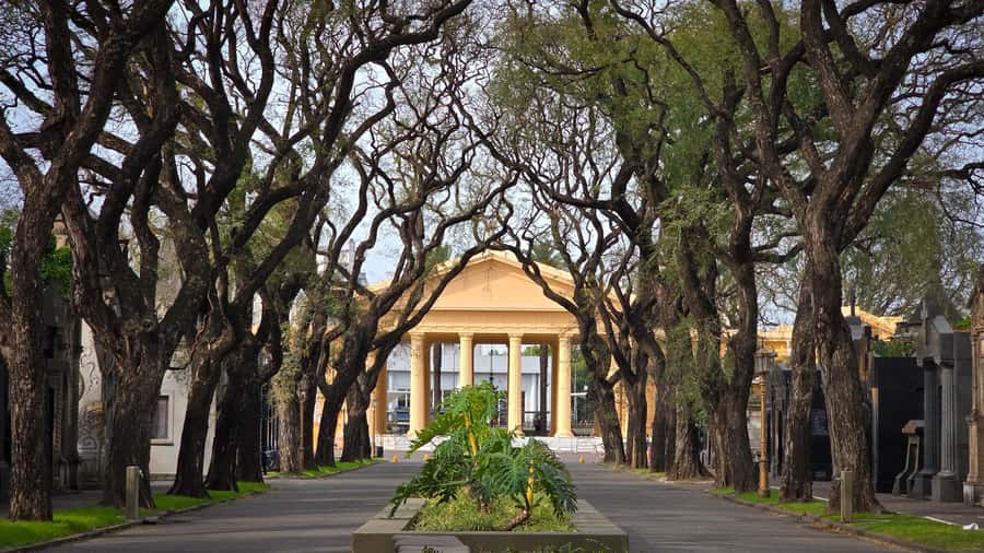 Buenos Aires: Chacarita, The Largest Cemetery In Argentina - Carlos Gardel: Tango’s Face in Stone