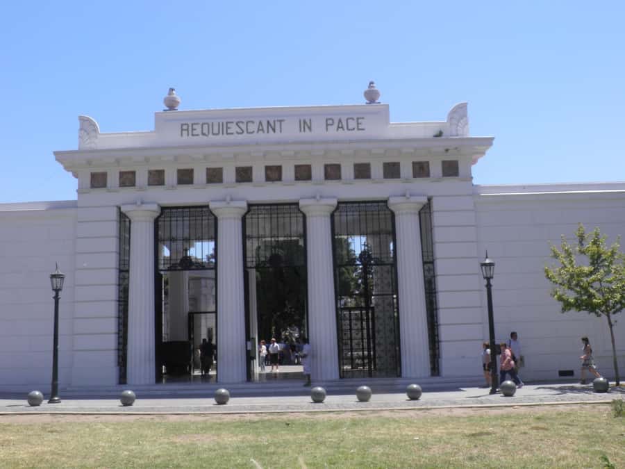 Buenos Aires: City Highlights Guided Tour with Transfer - Puerto Madero and Retiro: Modern Buenos Aires by the Water and the Rails