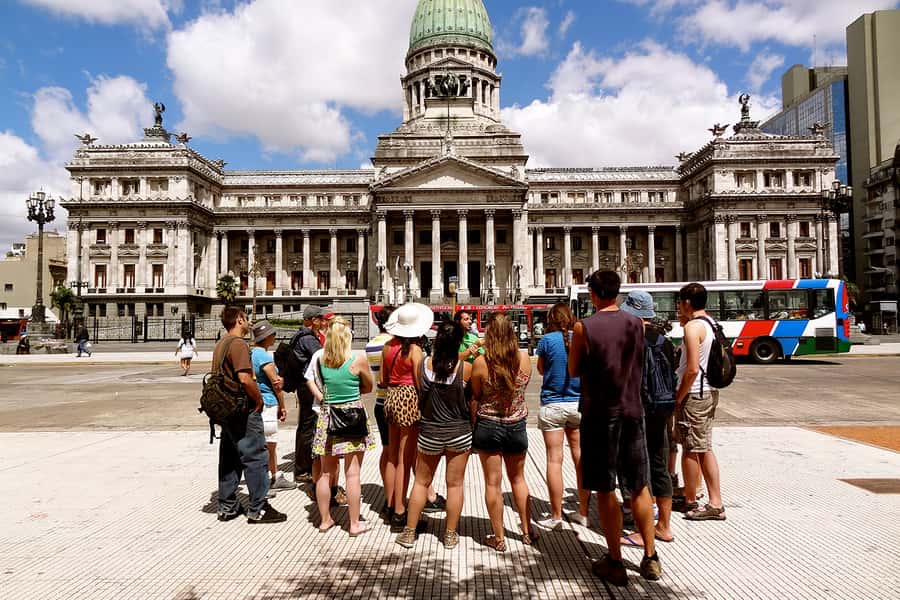 Buenos Aires City Tour with Luxury Lunch - Plaza de Mayo, San Martín, and Congreso: architecture in the open air