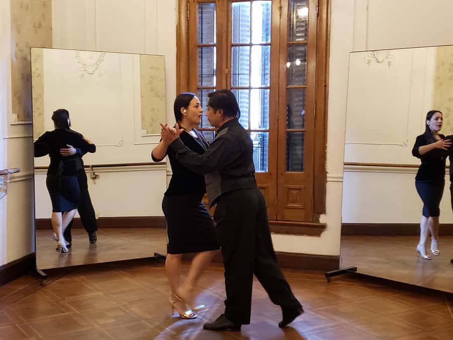 Buenos Aires: Group tango class with mate and snacks - Getting started with Johana Copes: what the lesson is really about
