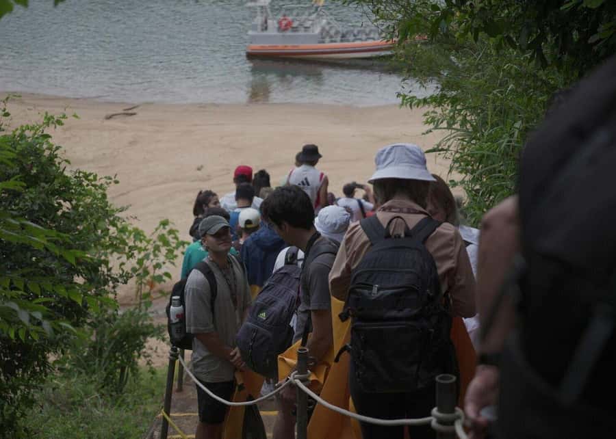Buenos Aires: Iguazú Falls with Boat Ride & Optional Flight - Lunch timing and pacing on a long day