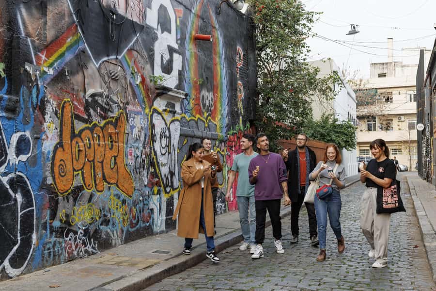Buenos Aires: Local Foodie Adventure with Sherpa Food Tours - Stop 1: A Hole-in-the-Wall Deli with Empanadas to Start