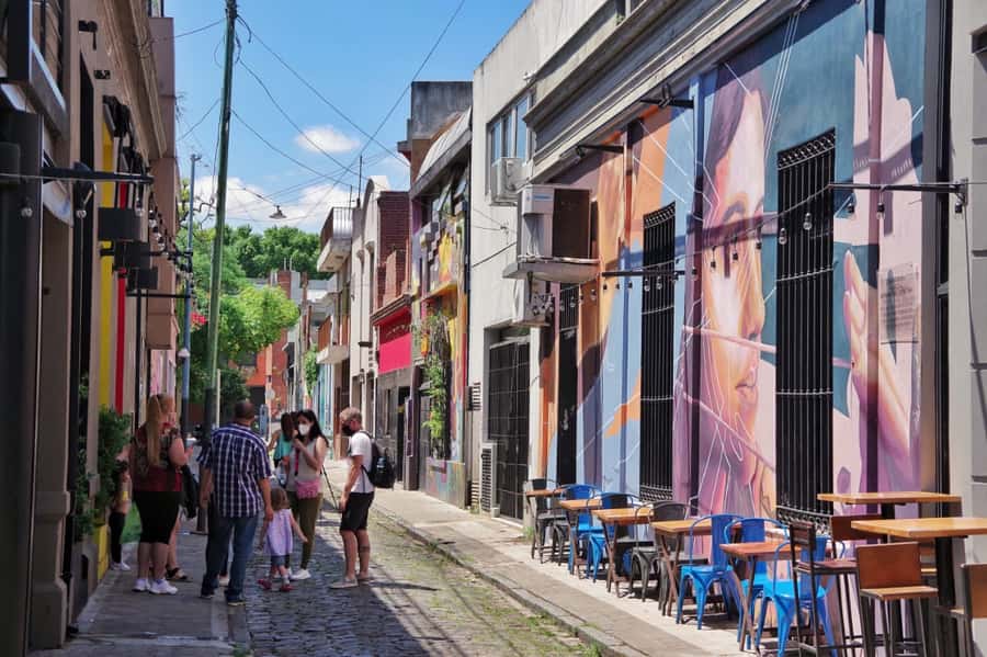 Buenos Aires: Palermo Soho Guided Walking Tour - Designer Stores and Bar Choices Without the Guesswork