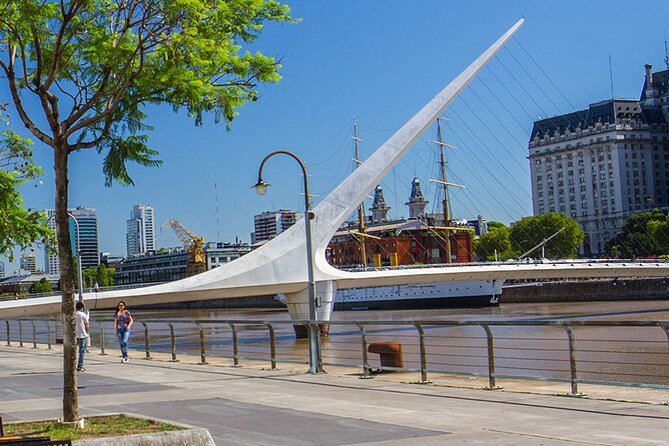Buenos Aires: Private City Tour with Local Guide - Hotel pickup and the comfort factor (A/C, traffic, and your time)