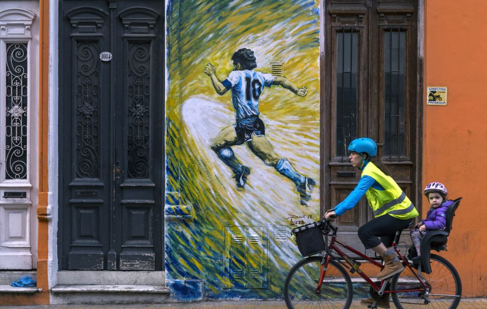 Buenos Aires: Private Photo Tour for Ammateur Photographers - San Telmo photography: old cafes, Dorrego Square, and the Old Market