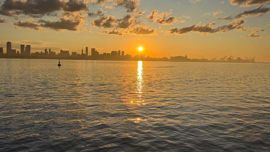 Buenos Aires: Puerto Madero Sunset Cruise with Open Bar - Puerto Madero from the water: why this sunset cruise is worth your evening