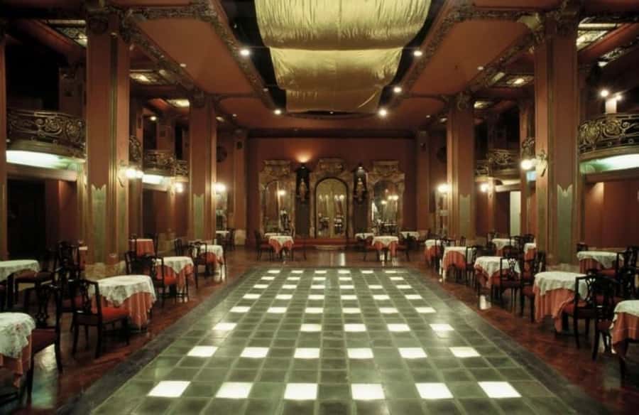 Buenos Aires Tango Show and Dinner at Piazzolla Tango - Dress code, ID, and languages that make it smoother