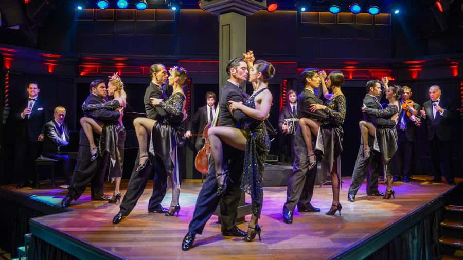 Buenos Aires Tango Show and Dinner in El Querandi - The Live Tango Package: 12 Artists and Real Instruments