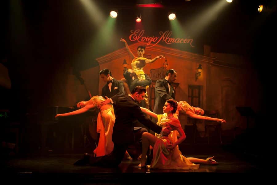 Buenos Aires: Tango Show at El Viejo Almacen - What’s actually on stage: quintet, singers, Los Lamas, and four tango couples