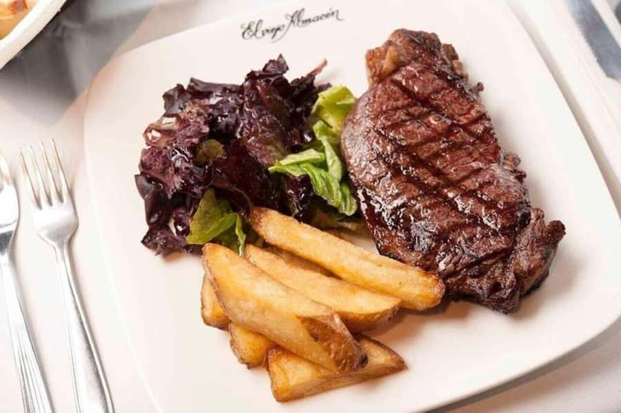 Buenos Aires: Tango Show "Viejo Almacén" & optional dinner - Dinner and unlimited drinks: good add-on or a distraction?