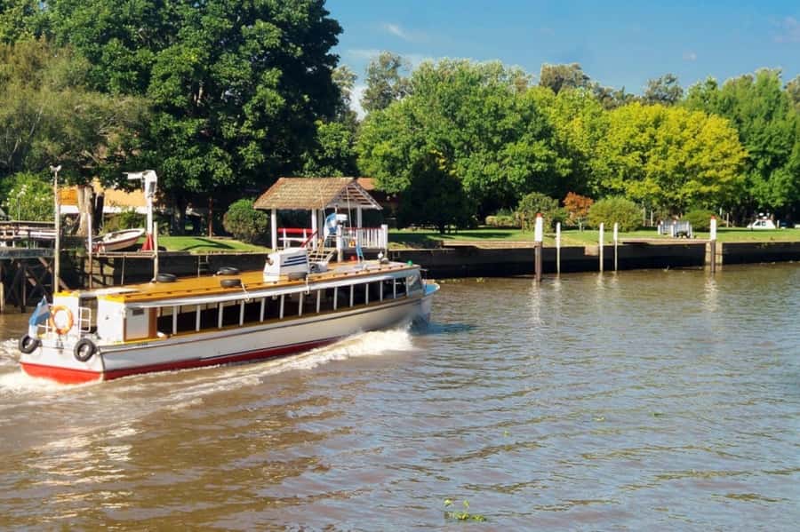 Buenos Aires: Tigre Delta Premium Boat Tour - The guide experience: clarity, language options, and why it matters