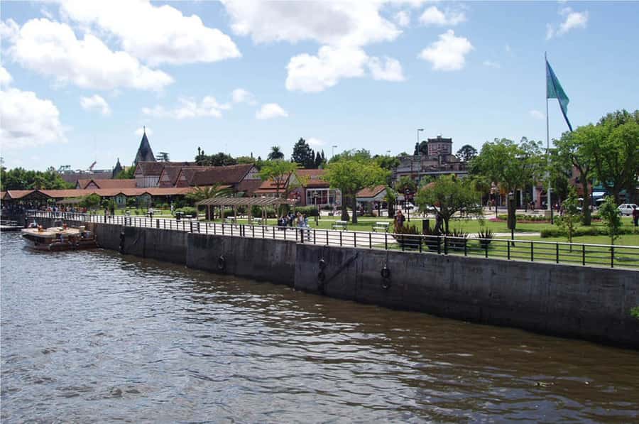 Buenos Aires: Tigre Premium with Boat Ride - The Paraná Delta route: why the drive-by view turns into a story