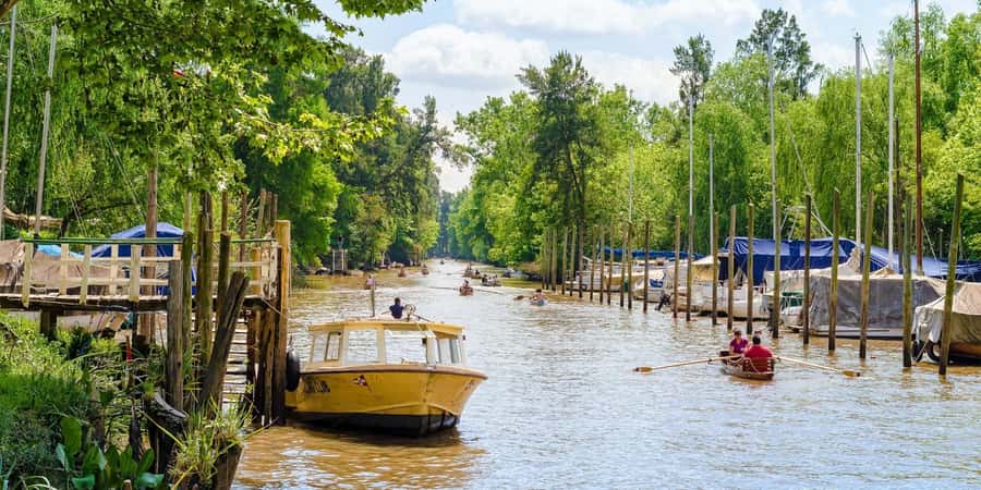Buenos Aires: Tigre Premium with Boat Ride - Entering Tigre via the San Antonio River: the scenery narrows fast