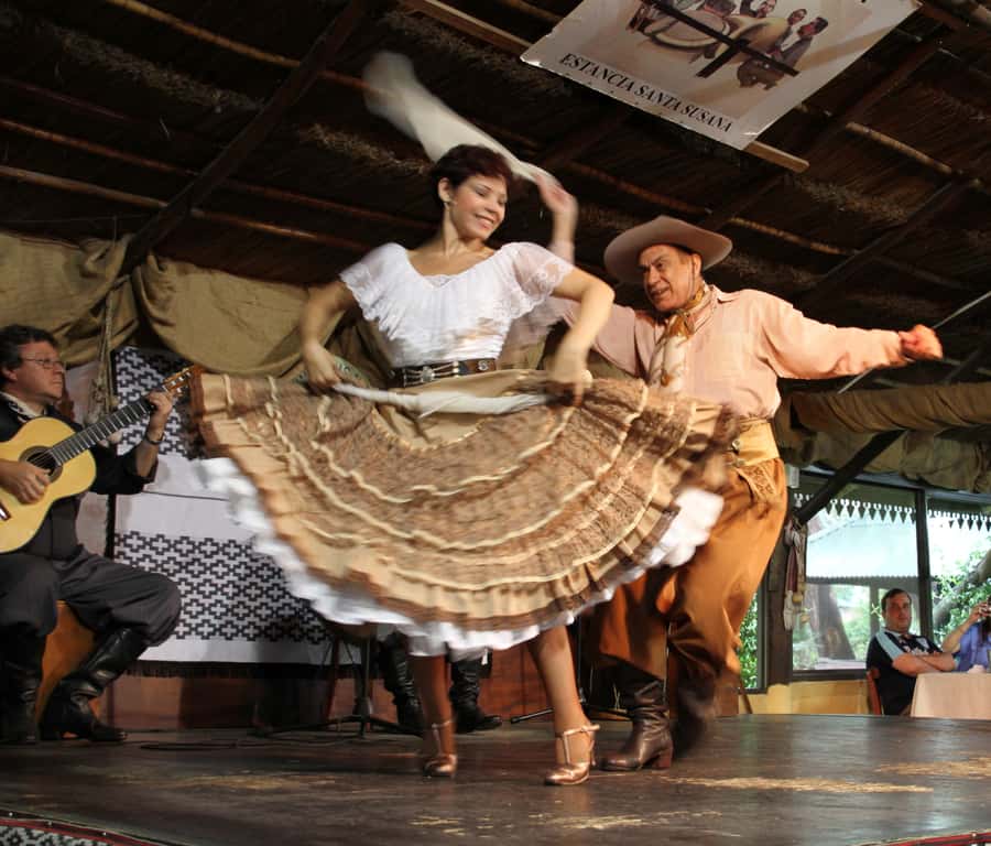Full-Day at Santa Susana Ranch with BBQ, Drinks and Show - The drive from Buenos Aires: where the pace finally changes