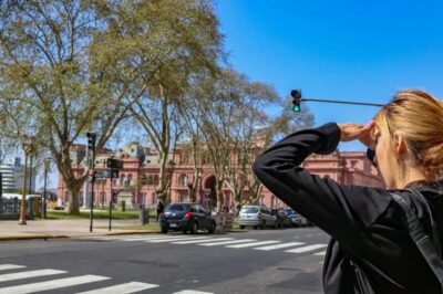 Full Day City Tour Buenos Aires, Recoleta Cemetery and Tigre - Teatro Colón: a short stop that still counts