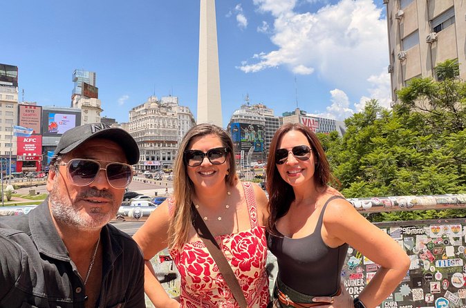 Guided Tour of the City of Buenos Aires - May Pyramid and the government zone: short stops that set the national story