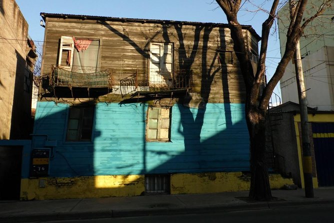 La Boca, a collective creation: Port, immigrants, arts and football - Leaving the postcard: how the immigrant story changes what you see