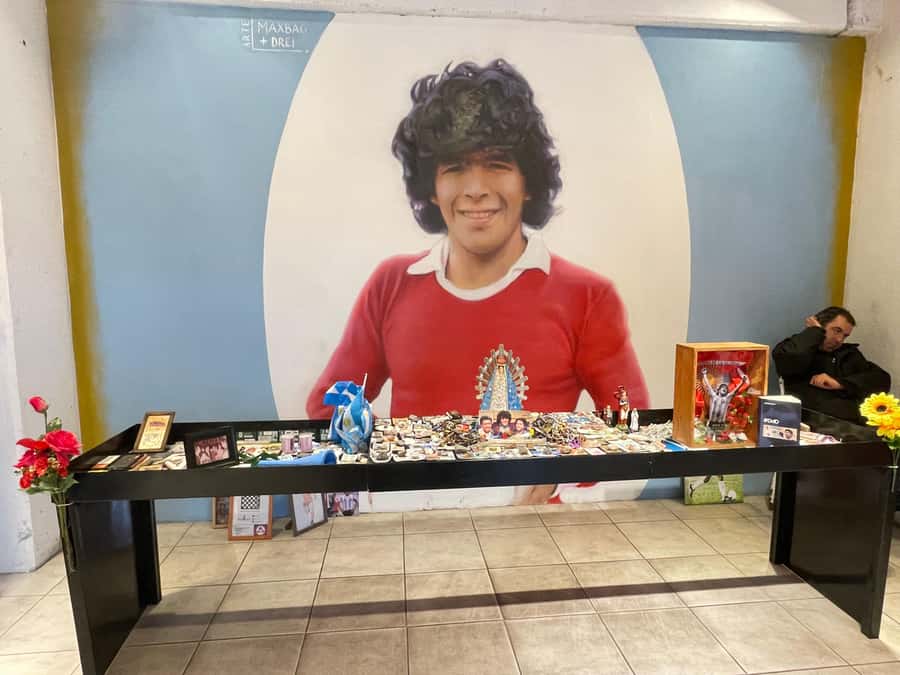 Maradona Tour: Murals, Chapel, Stadium, Museum, Casa D10S - Guides, private-group pacing, and how the day feels