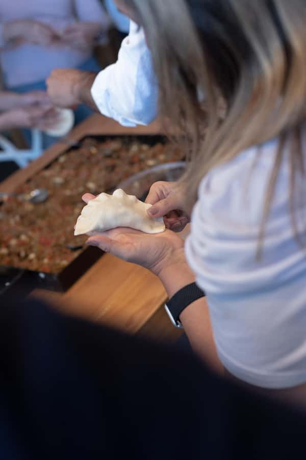 Premium Empanadas Cooking Class & Wine Tasting Experience - Wine tasting in Argentina: what Malbec and the Cabernets teach you