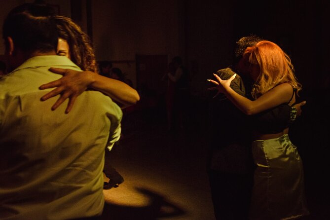 Private Underground Tango Immersion - The wine and conversation: how to get more out of the milonga