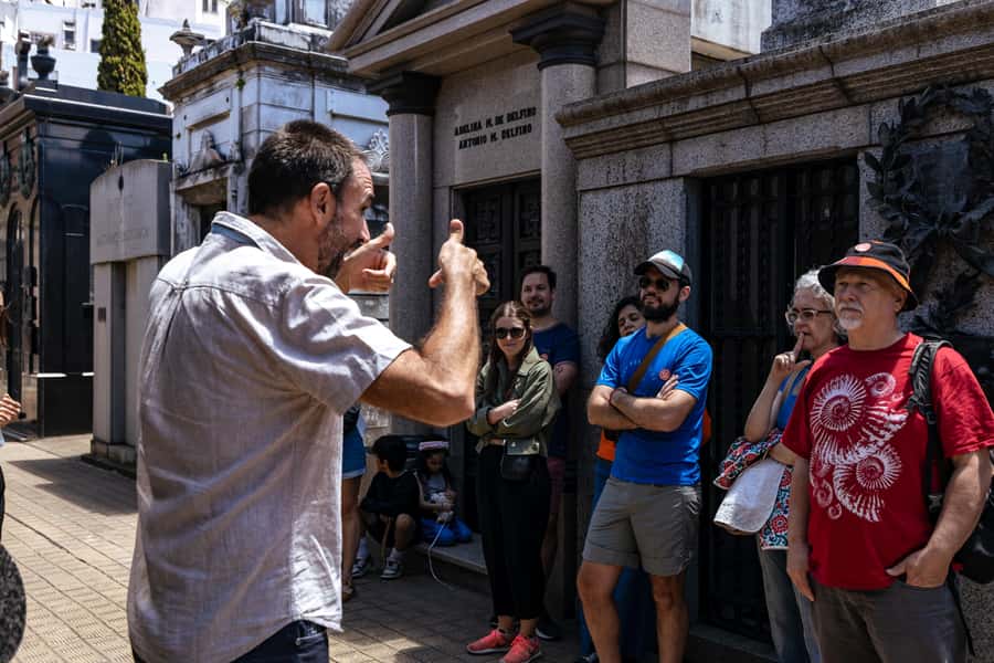 Recoleta Cemetery - Small Group Tour of History & Secrets - Meeting at Plazoleta Chabuca Granda and Finding Your Guide