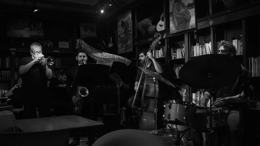 Recoleta Walking Tour and Live Jazz Show - Avenida Alvear plus the embassy area: where French influence shows up