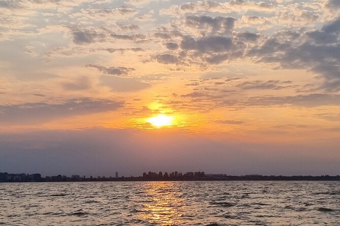 Sailing with Wine Tasting in Buenos Aires - What you’ll see as you head out: Tigre delta energy and open water