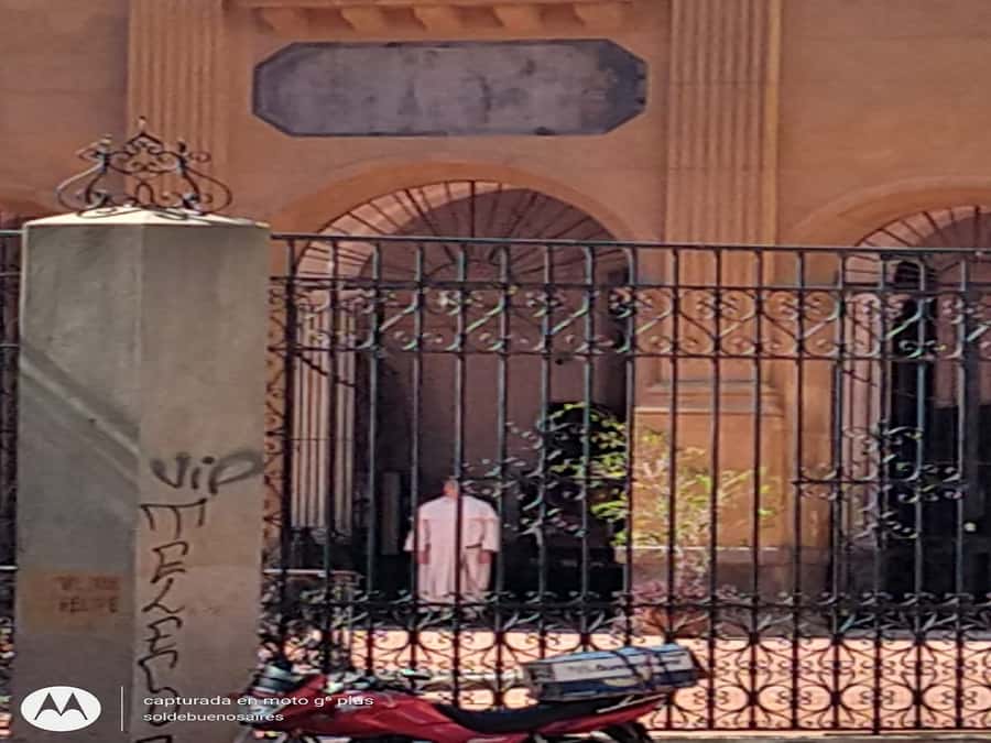 San Telmo Private Guided amazing Walking Tour - San Telmo, Buenos Aires in 150 minutes