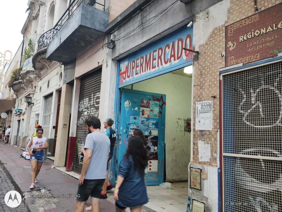 San Telmo Private Guided amazing Walking Tour - Plaza Dorrego: where your sense of place starts forming