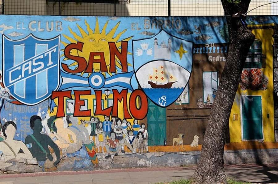 Small-Group Walking Tour San Telmo Neighborhood - Casa Mínima: a quick stop with a purpose