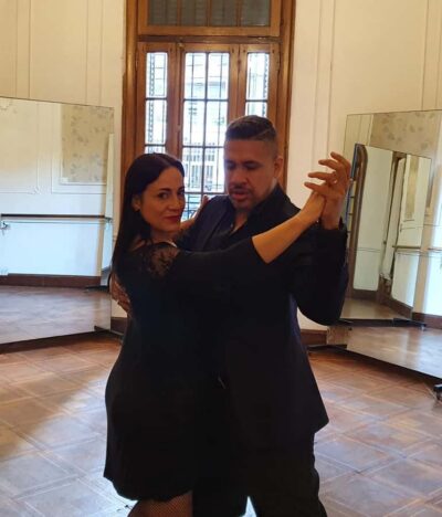 Tango Lesson in Buenos Aires with professional dancers - Your One-Hour Tango Lesson: What Fills the Time