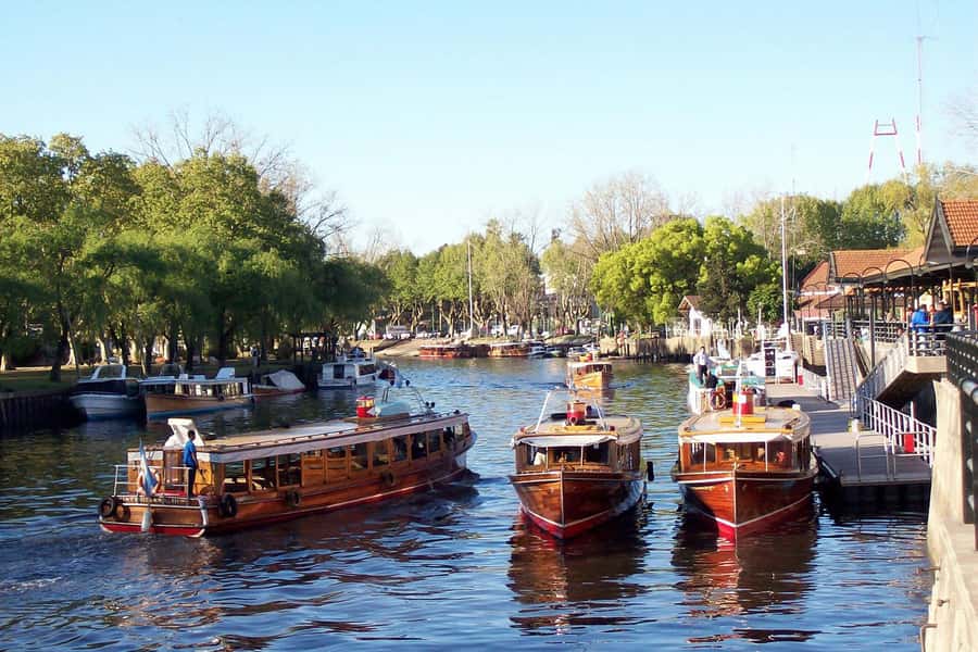 Tigre with Lunch overlooking the River and Navigation - Who This Tigre Delta Tour Fits Best