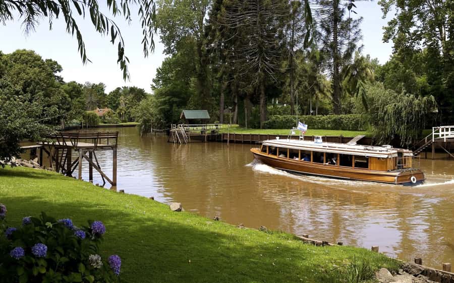 Tigre with Lunch overlooking the River and Navigation - How the Tigre Delta Day Actually Flows From Buenos Aires